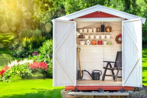 A well-maintained shed of a house in Chicago, IL